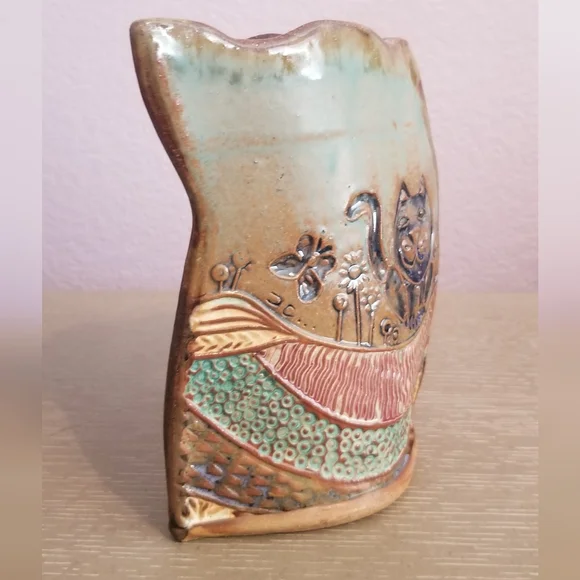 Unique Cat Vase - Picture 2 of 6